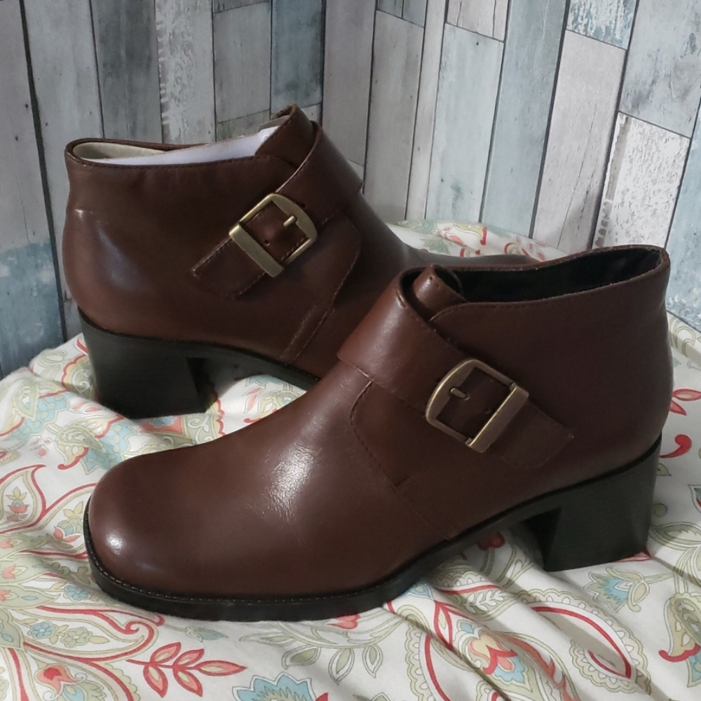 White Mountain shoe boots size 8M BNWT